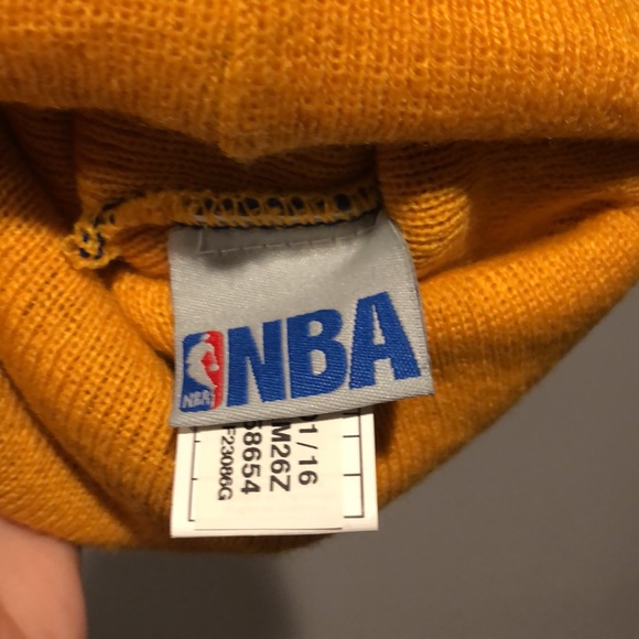 NBA Golden State Warriors Pom Pom Beanie - Picture 5 of 6